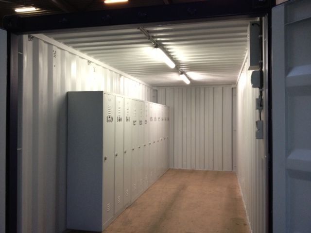 Ingerichte 20ft container met lockers